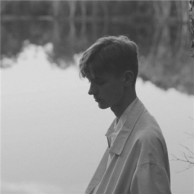 帅气霸道时尚男生头像 找不到战友还好有共犯