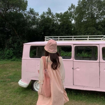 微信唯美女生背影头像无水印 比爱情陪伴更长的是友情