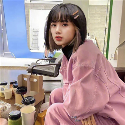 辣妹微信头像超级好看 做自己的避风港辛苦又滚烫