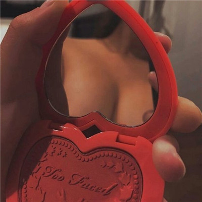 女生头像重口味浓妆艳抹 欠了你什么梦里都不放过我