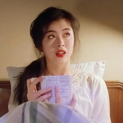 忍不住多看两眼的民国风谈笑风生看起来很开心的女孩