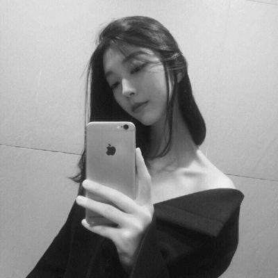 最新微信情侣头像一左一右 超拽个性黑白情侣头像