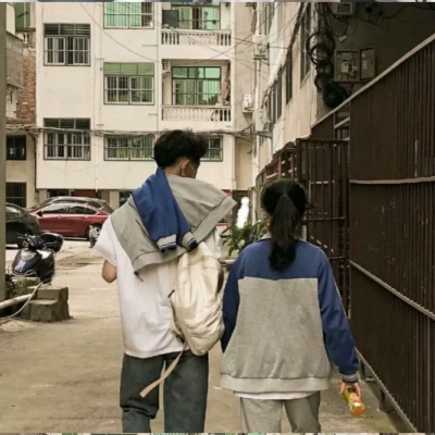 情侣背影头像低调恩爱 青春情侣头像适合后