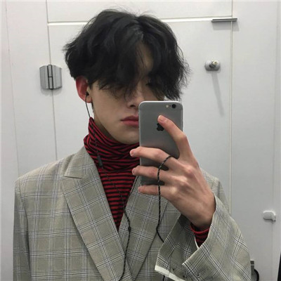 韩系帅哥清爽简洁有风度图片 性格很随和性格却不随