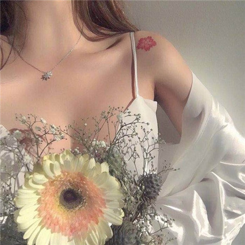 图片快手头像女生性感的 快手女生头像唯美性感勾魂