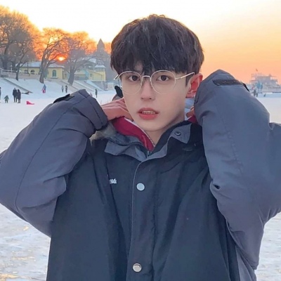 优质男生超拽威猛的高冷心里苦的人一点点甜能就填满