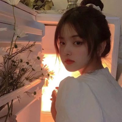 抖音最新版的热门的高外貌女生一定记得把生活调成喜爱的频道