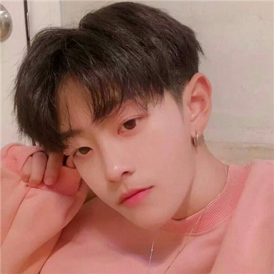 花美男粉嫩男生头像高清图 人本来就是孤独的个体呀