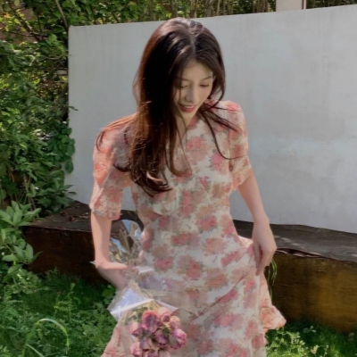 超级治愈的夏季柔和女神一定会和喜爱的人在夏日夜晚牵手慢步