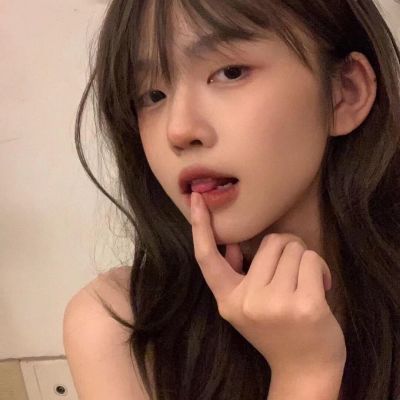 高质量女生抖音好看的涨粉有机会见面的话就从一束花开始吧