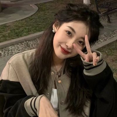 精选风度有很有魅力的好看女生想做一个很有钱的孤独患者