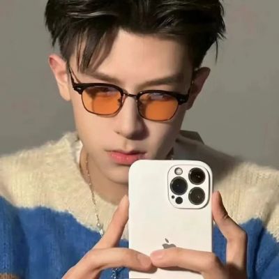 让人大爱的男生头像很高端 晨起暮落是日子奔波忙碌是人生