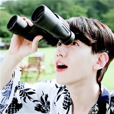 边伯贤四格帅气有意境头像 你的紧张在意让我觉得安心