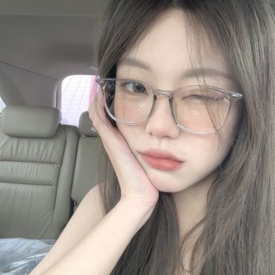 简洁女生头像真人小清新很清丽 一个人若能令你安心定能给你柔和