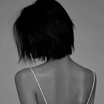 黑白女头外貌超高御姐范 听一万种声音但只成为自己