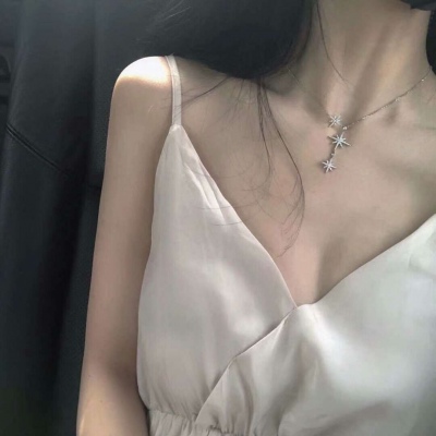 女生超级超凡的部位性感女生锁骨露肩头像大全