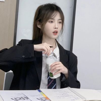 很有质感的美女很有品位的唯美我始终还是等不来那种明目张胆的偏爱