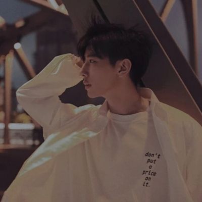 抖音清爽又很热门的好看男生很酷的爆火的男生抖音头像