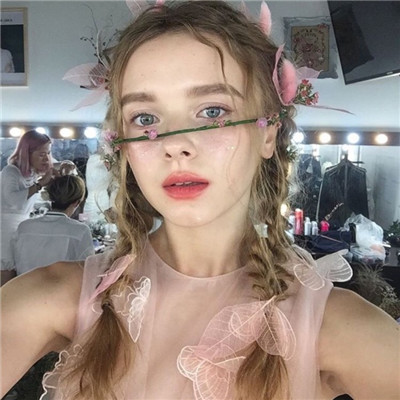 好看又性感欧美女生每一天都有梦在心里头死掉