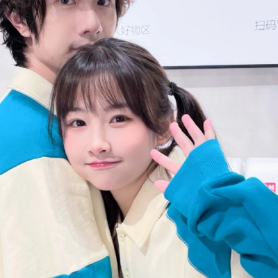 很幸福的情侣头像真人 很高清的一组甜蜜情头一人一张