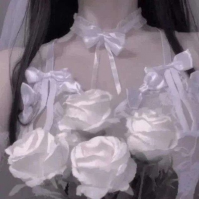 潮流风美女性感的好看心似繁花艳照身如古树不惊