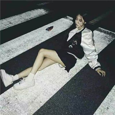 恐怖病娇女生头像大全 请别嫌我将这煽情奉献给你