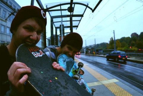 威猛的兄弟网名半英文名大全 带英文带符号的兄弟网名