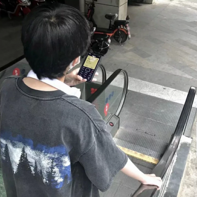 不露脸比较深沉的男生头像大全 深沉风度的帅气男头