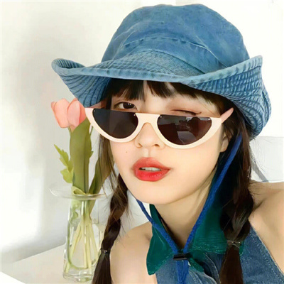 潮流风微信高端感女头 半路下车的人很多你不必耿耿于怀