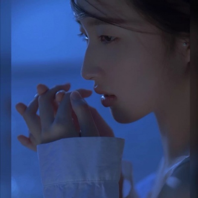 痛到心碎的难受的意境装作万事顺遂的模样