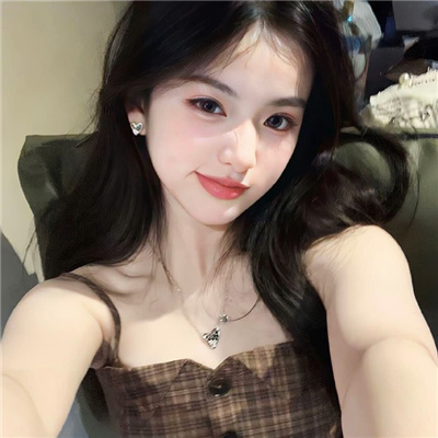 女头潮流风度出众闲适感 新版女头很耐看又柔和