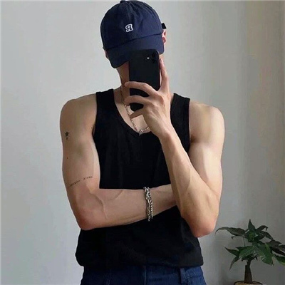 男头很帅气又很高冷拽拽很酷 特别吸睛的威猛男头合集