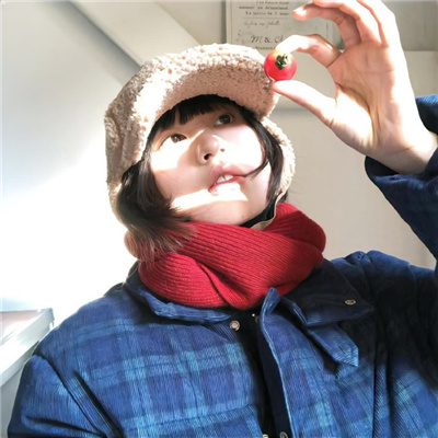 高冷女头网上热门 今天的潦草快乐