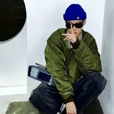 最新情绪低落男头伤感 心情低沉用的男头