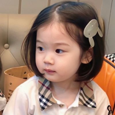 最新版金雪头像无水印呆萌 乖乖穿上了小裙子变成了乘乘