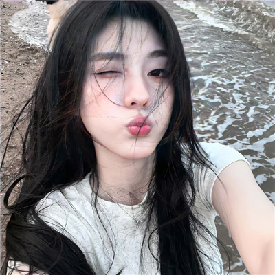 好看又独特的微信女头 精选超美的女头简约大气